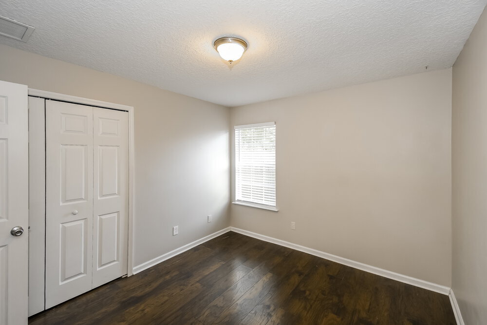 Building Photo - 7206 S Beekman Lake Dr