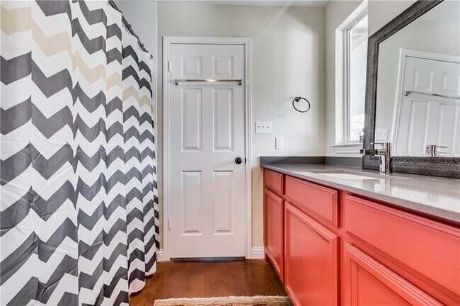 Building Photo - 1302 River Ridge Dr