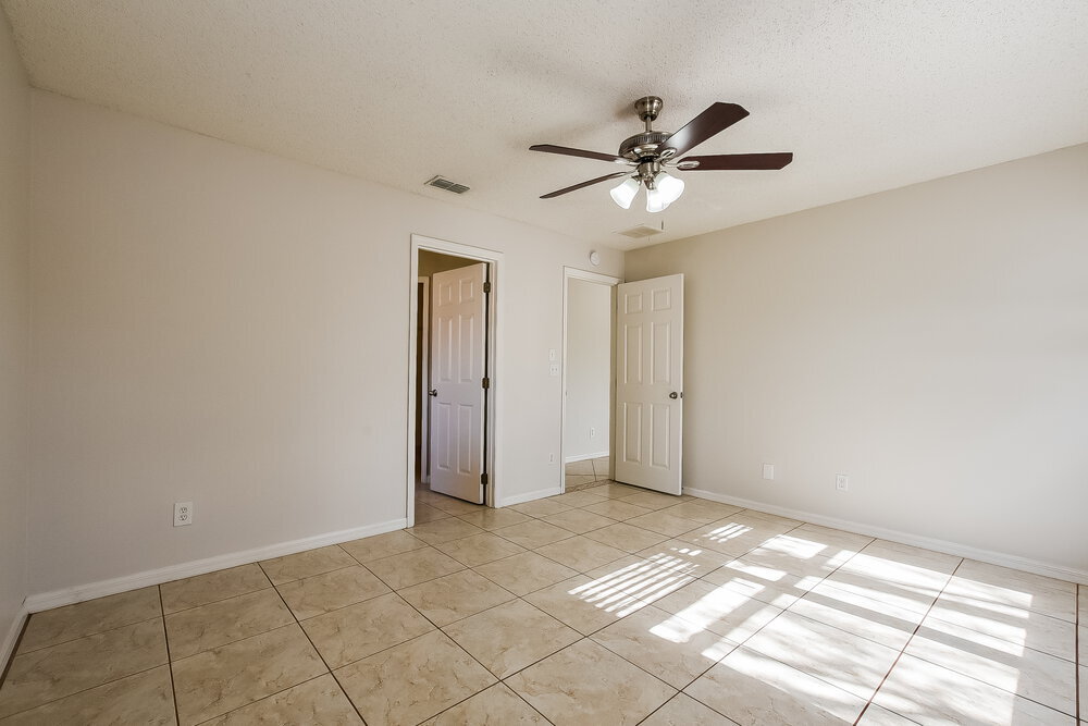 Building Photo - 12041 Goldenstar Ln