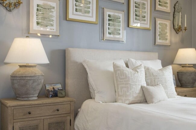 Building Photo - 801 Durant Pl NE