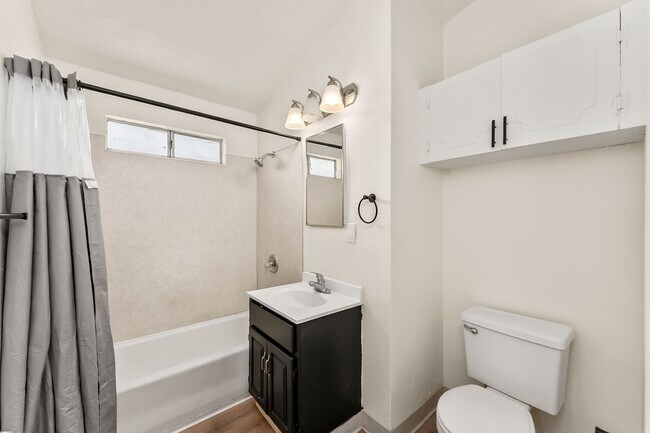 Building Photo - 6429 Stoneman Dr