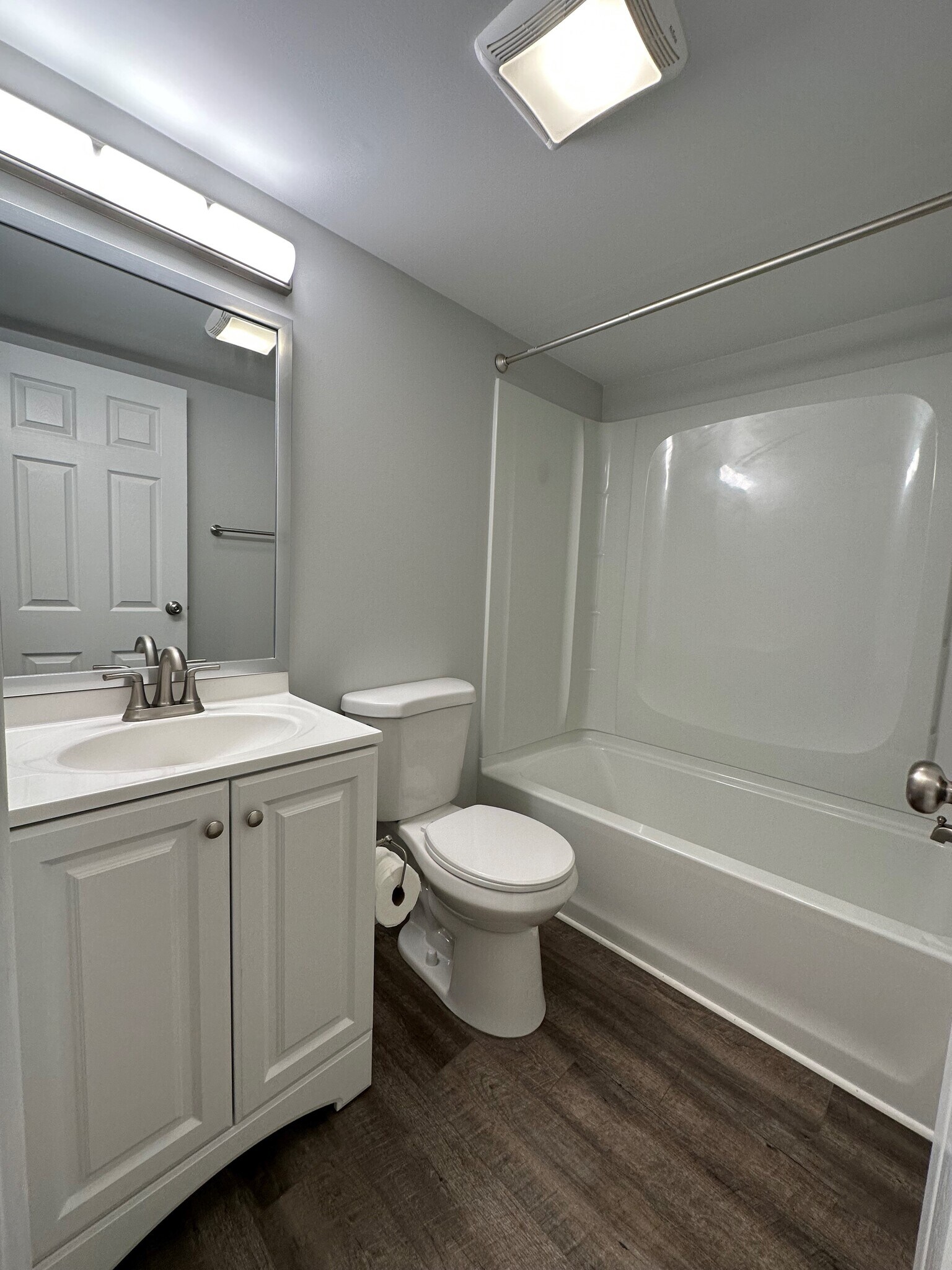 Building Photo - 32 Lancaster Est