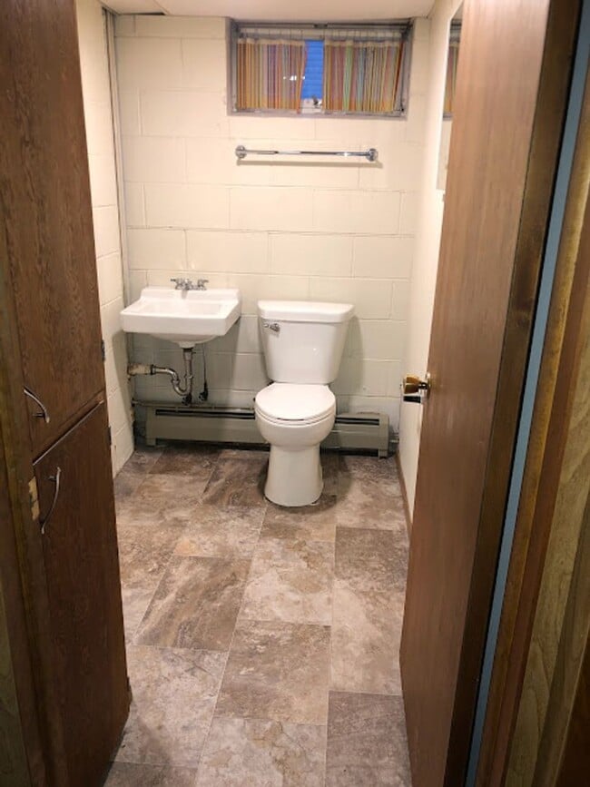 Building Photo - 3 Bedroom Duplex