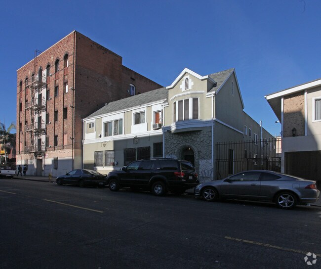 Primary Photo - The Earlham Apartments