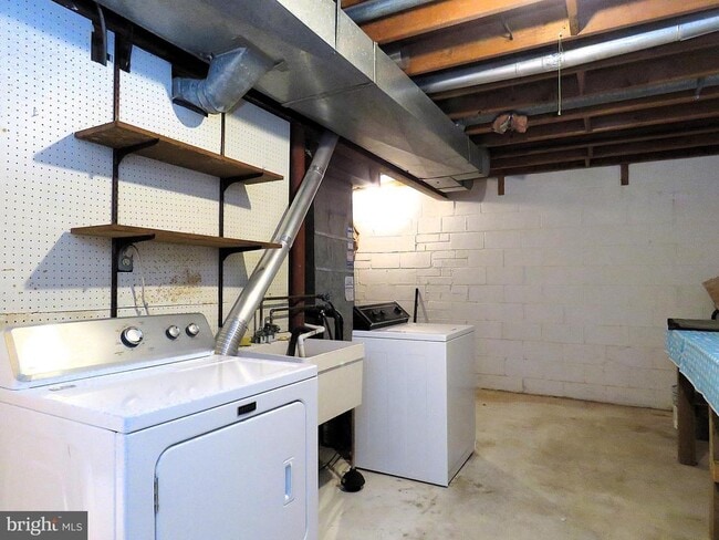 Building Photo - 9226 Bailey Ln