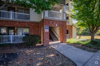 Building Photo - ***4254 NE Meadow Creek Circle #107***