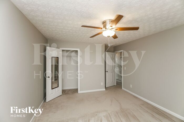 Building Photo - 304 Hickory Creek Ln