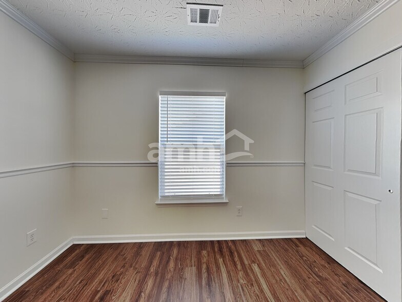 Building Photo - 76 Parkmont Ct