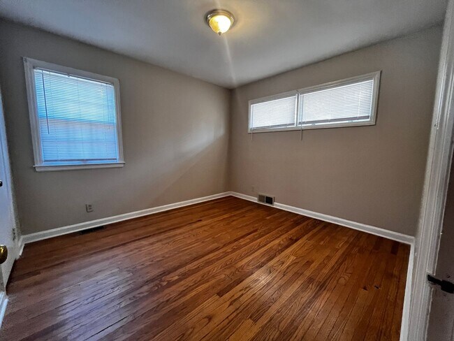 Building Photo - Spacious 3 Bedroom With A Basement