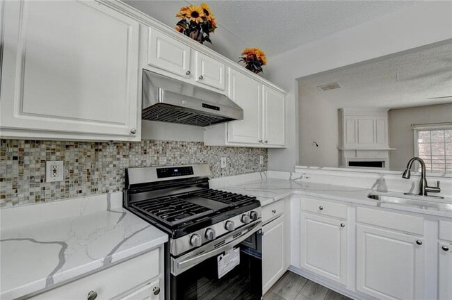 Building Photo - 4061 Howell Park Rd