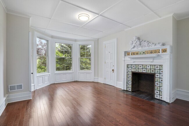 Building Photo - 1 Franklin Pl