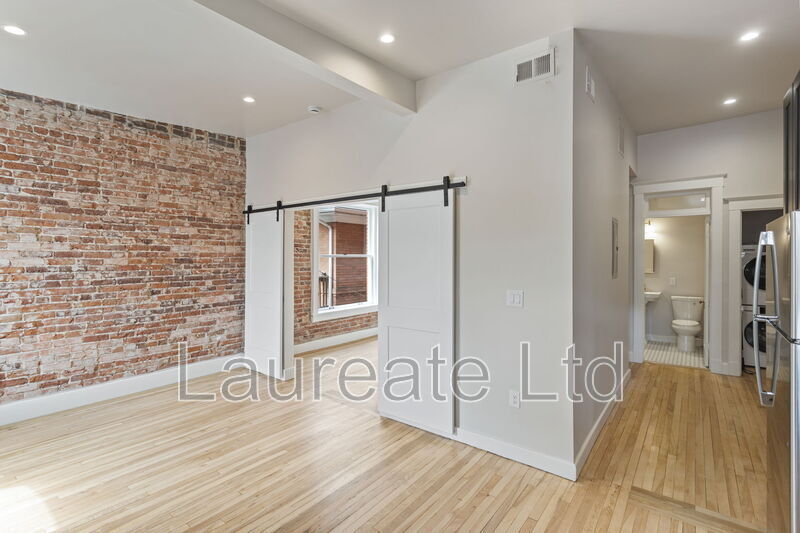 Building Photo - 1256 N Clarkson St