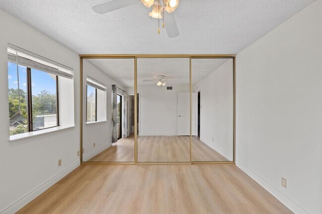 Building Photo - 3115 Helms St