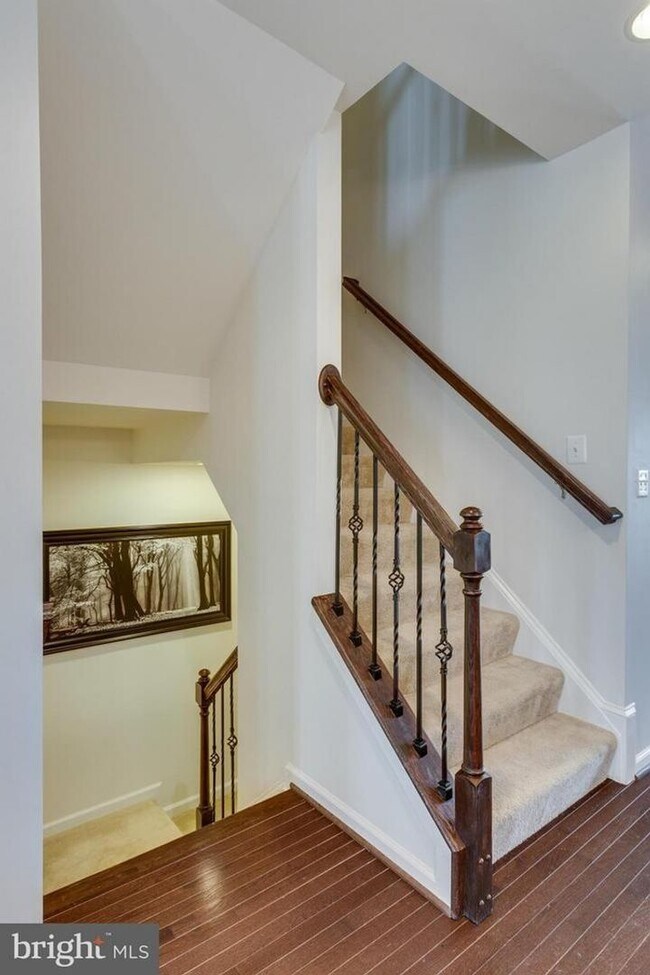 Building Photo - Charming 3BR Townhome in Aldie