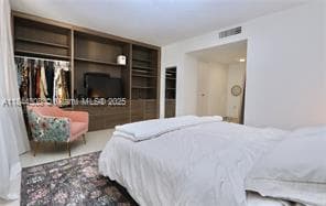 Building Photo - 20350 W Country Club Dr