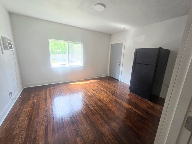 Building Photo - 542 N Scott St