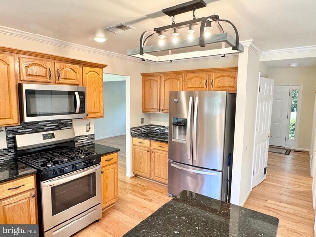 Building Photo - 53 Crestwood Ln
