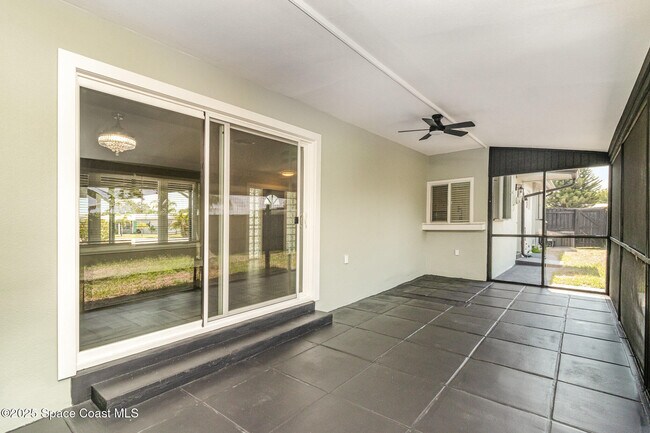 Building Photo - 175 Melaleuca Dr