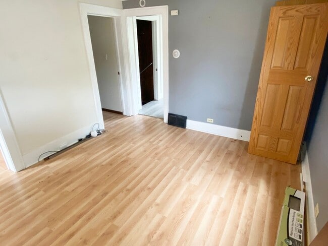 Building Photo - 2 BR Ranch Style Home with 1-Car Detached Garage