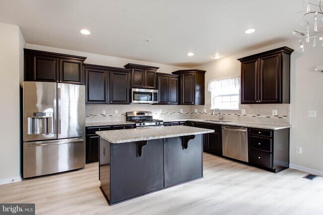 Building Photo - 1919 Beckman Ter