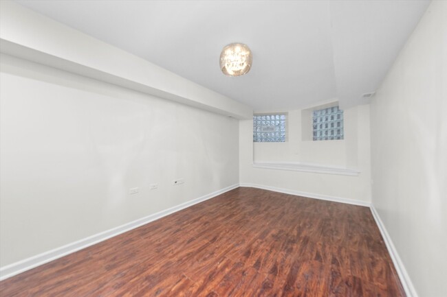 Building Photo - 4734 S St Lawrence Ave