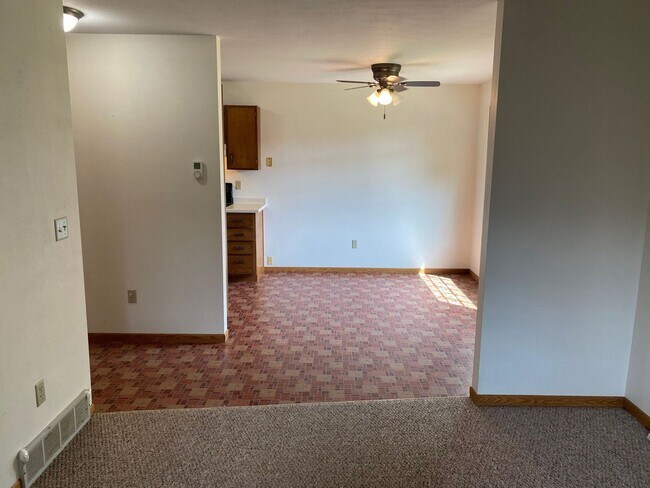 Building Photo - 4407-4409 Forest Valley Rd