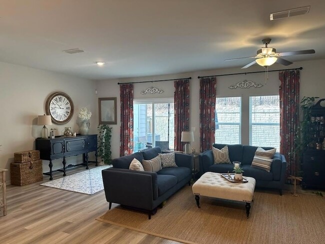 Building Photo - 108 Cedar Ln