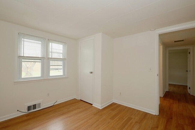 Building Photo - 121 Westport Rd