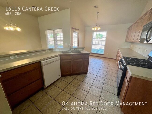 Building Photo - 16116 Cantera Creek Dr