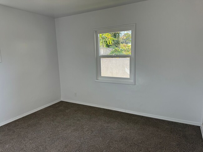 Building Photo - 1520 N Fair Oaks Ave