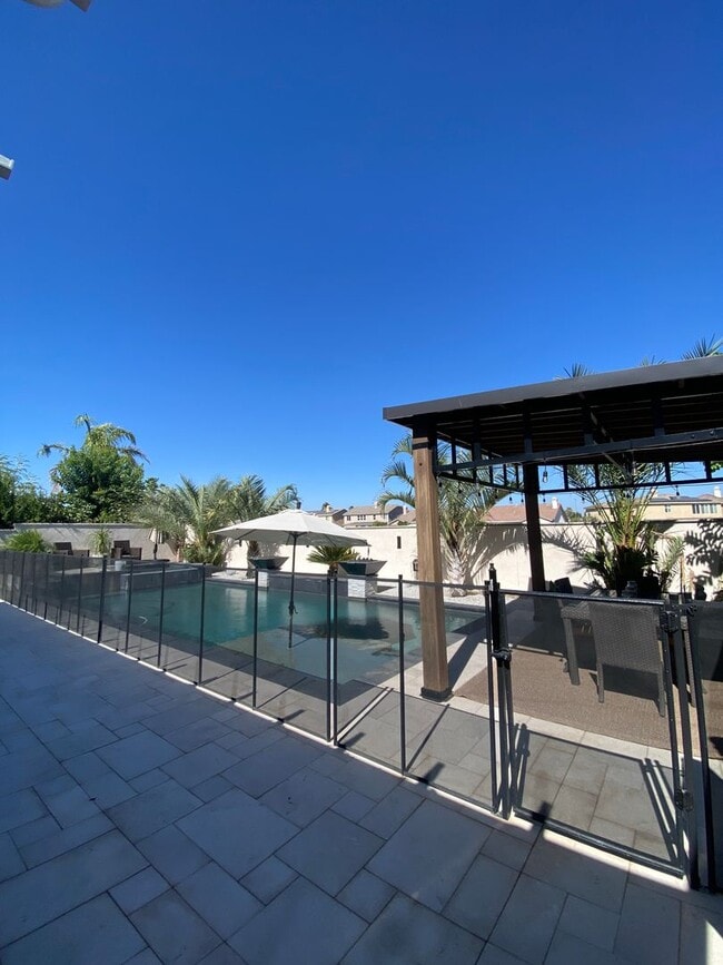 Building Photo - 14660 Meadowsweet Dr