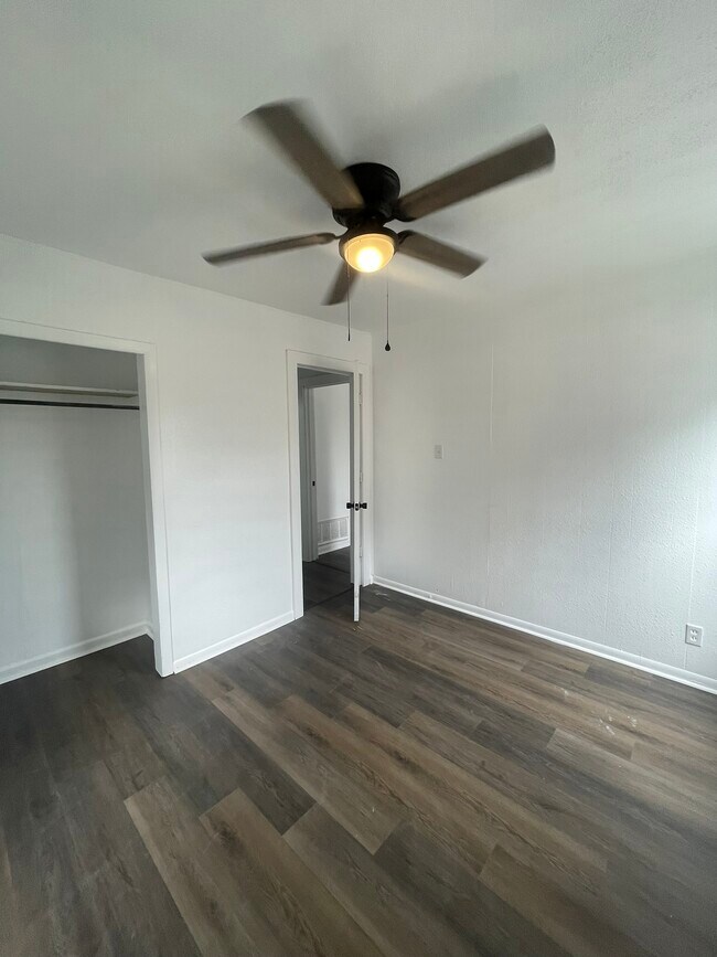 Building Photo - 602 S Wanda Dr