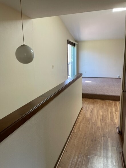 Building Photo - 2100 Fox Hollow Dr