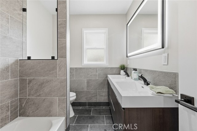 Building Photo - 9233 Swinton Ave