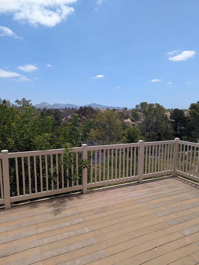 Building Photo - 3 Bed/2 Bath Townhome in Poway