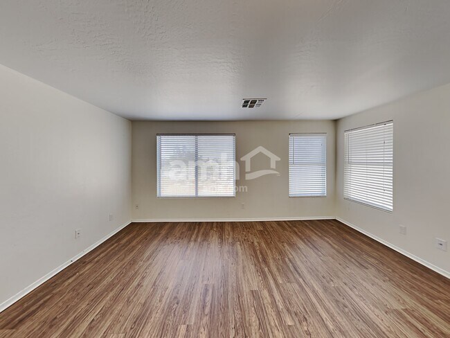 Building Photo - 1030 S 223rd Ln