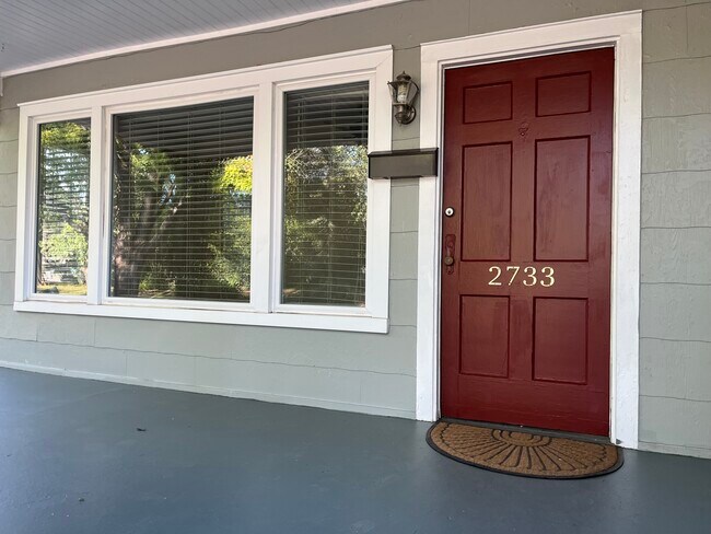 Building Photo - 2733 Thornton Cir SW