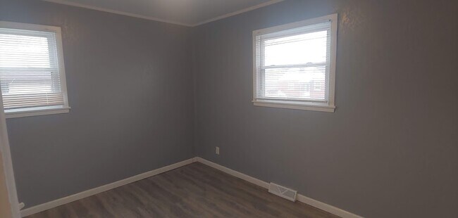 Building Photo - 3931 W Kaul Ave