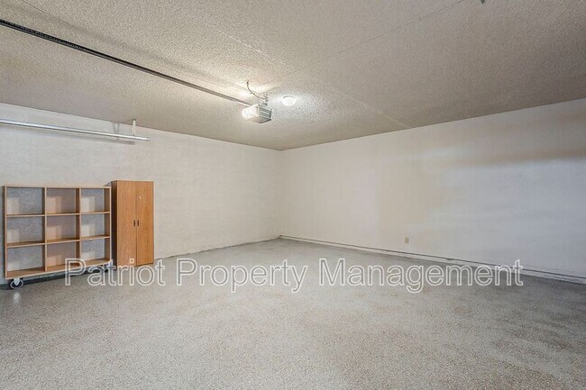 Building Photo - 5622 E Voltaire Ave