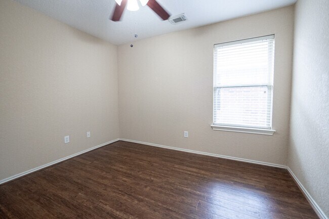 Building Photo - 11219 Overland Trail Dr