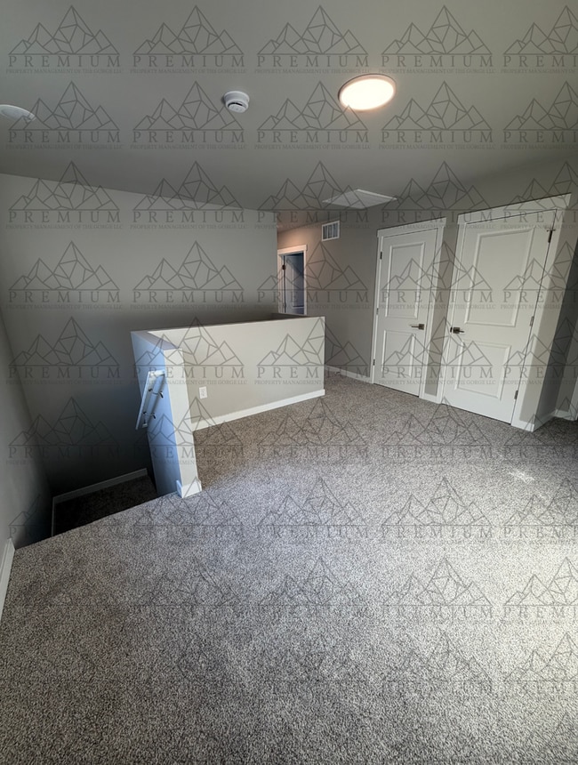Building Photo - 1026 SE Warco Dr