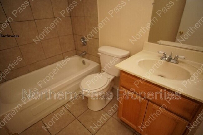 Building Photo - 3403 Pershing Dr