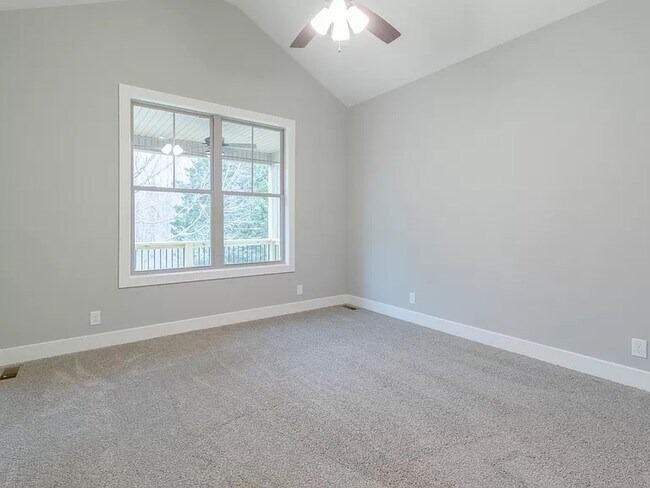 Building Photo - 141 Cottage Ln