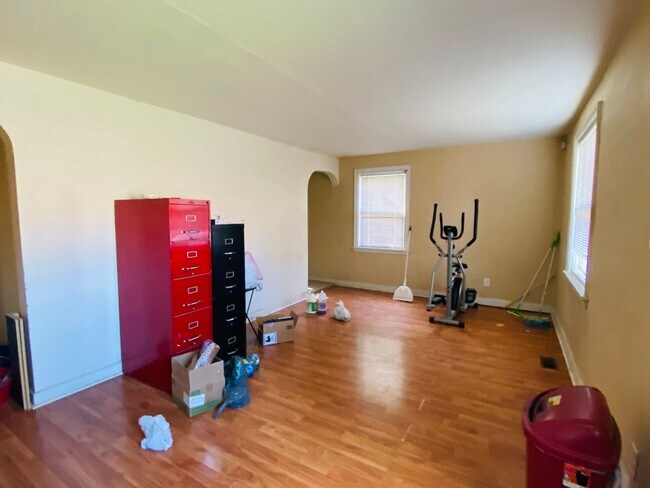 Building Photo - Adorable 3bdrm/1.5bth Cape-Cod  Located in Richmond's Southside!!  **NEWLY RENOVATED**