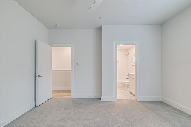 Building Photo - 2707 Kimsey Dr