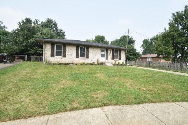 Building Photo - 3805 Wedgewood Ct