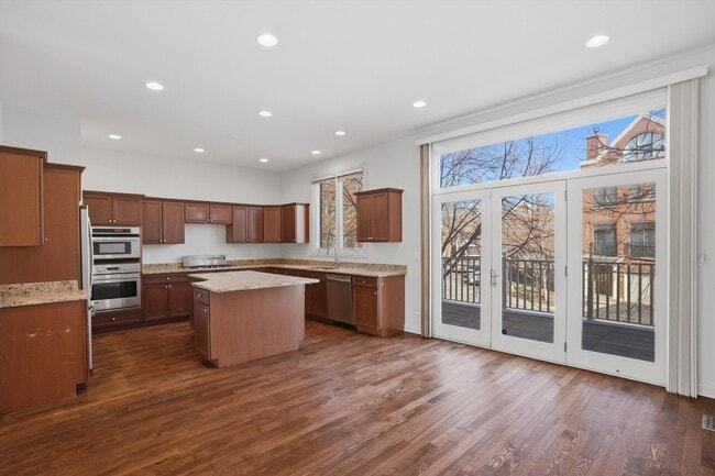 Building Photo - 1891 Admiral Ct