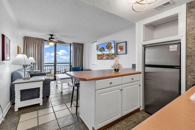 Building Photo - 2310 N Ocean Blvd