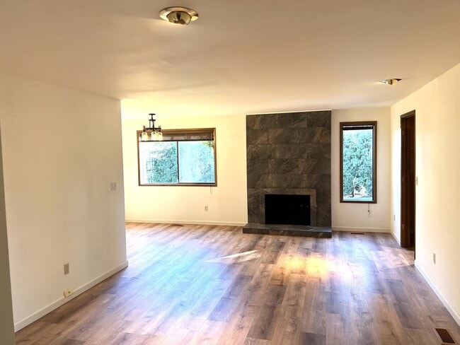 Building Photo - 11585 SW Settler Way