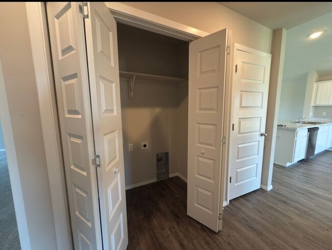Building Photo - Newly Built 3 Bedroom House